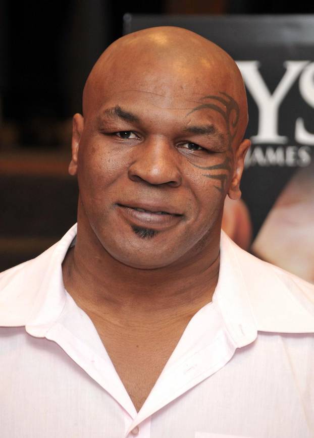MIke Tyson DVD signing - Hollywood