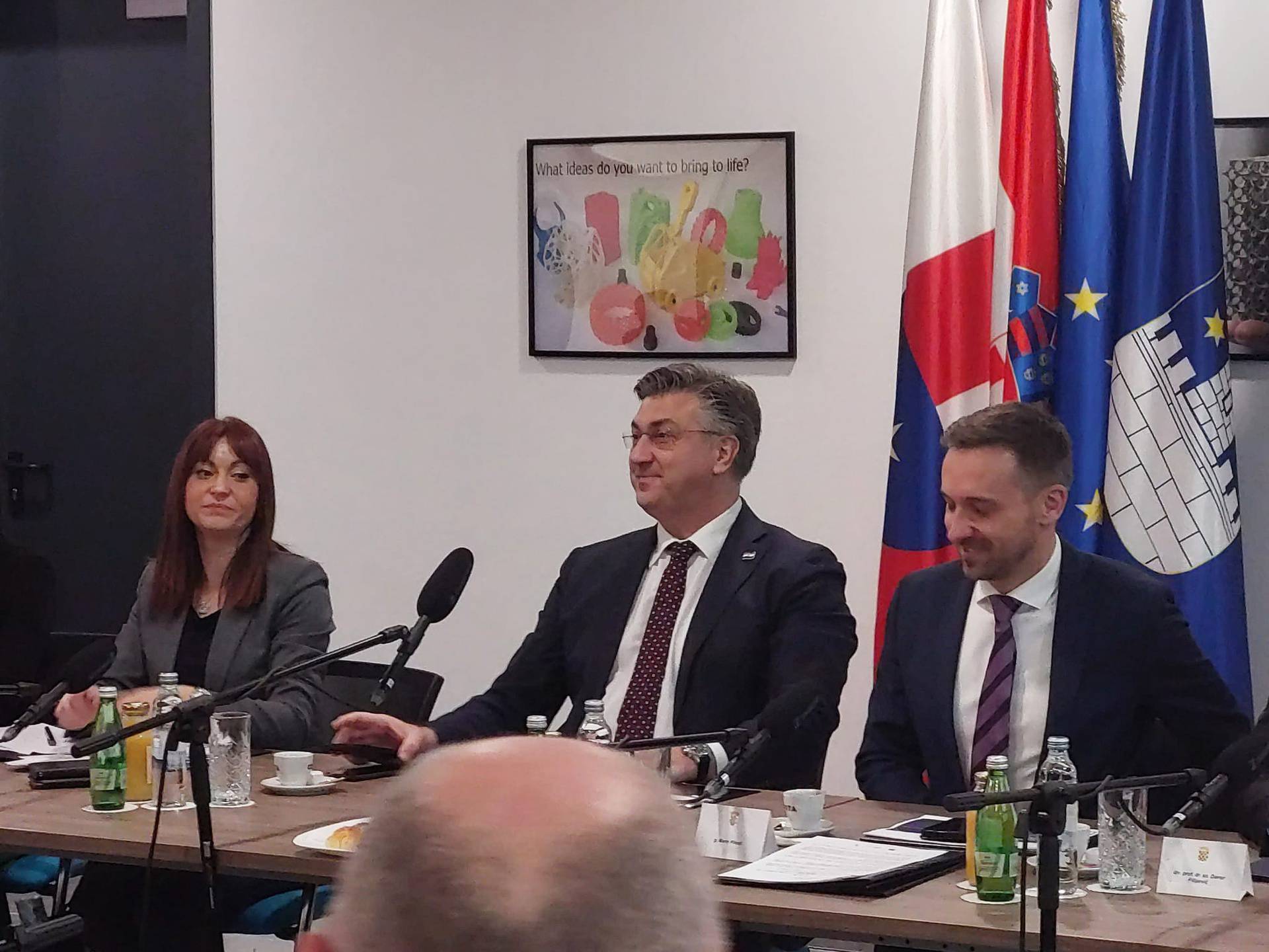 Plenković i ministri u Čakovcu na sastanku sa županima