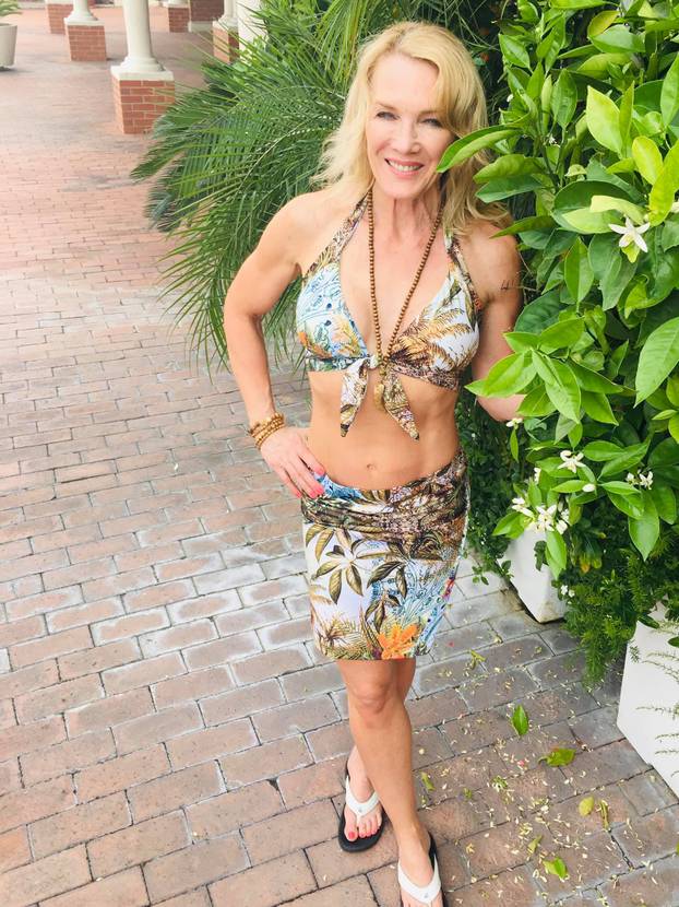 FOTO Baka (67) kaže da ljudi misle da je u dvadesetima, a sve zahvaljujući - ovome!