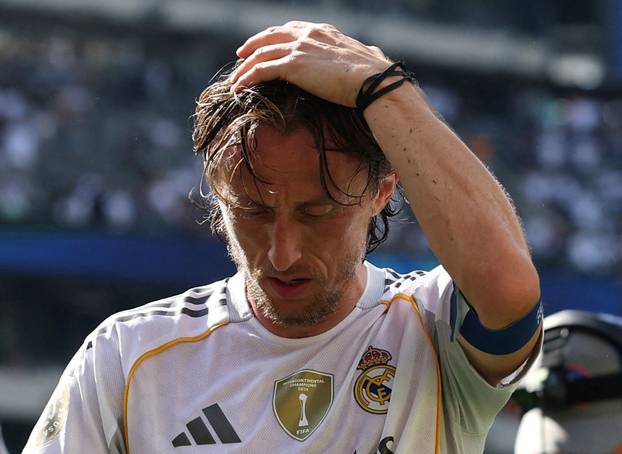 FIFA Club World Cup - Semi Final - Paris St Germain v Real Madrid