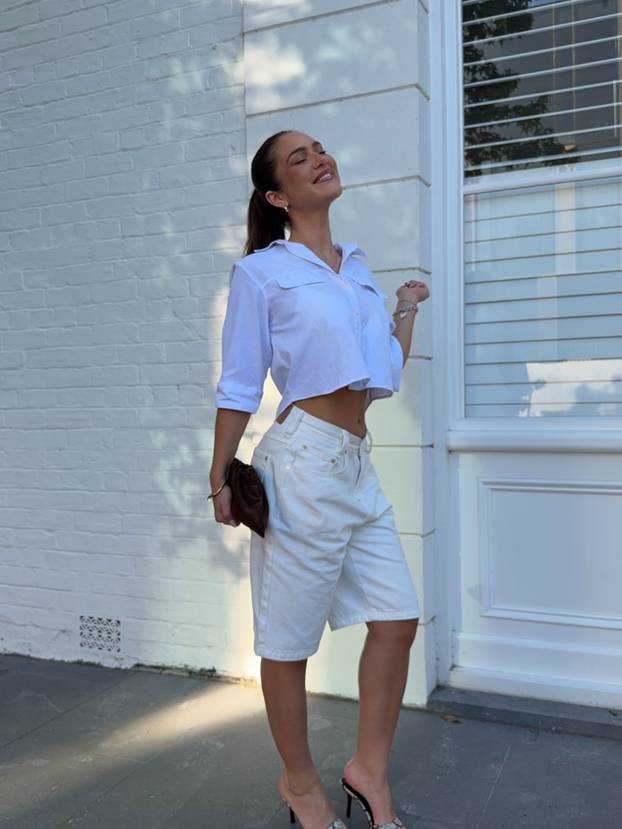 FOTO Unuka legende kriketa izazvala pomamu bez grudnjaka