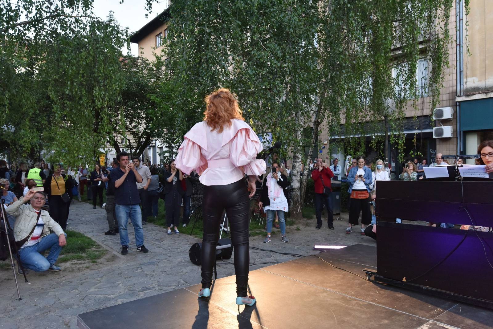 Zagreb: HNK u vašem kvartu - za građane koncert na otvorenom izvele operne pjevačice