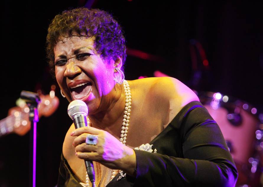 R&B legend Aretha Franklin reportedly gravely ill and surrounded by family in the hospital **FILE PHOTOS**