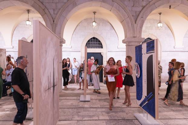 Dubrovnik: Saša Šekoranja otvorio izložbu svojih radova u atriju palače Sponza