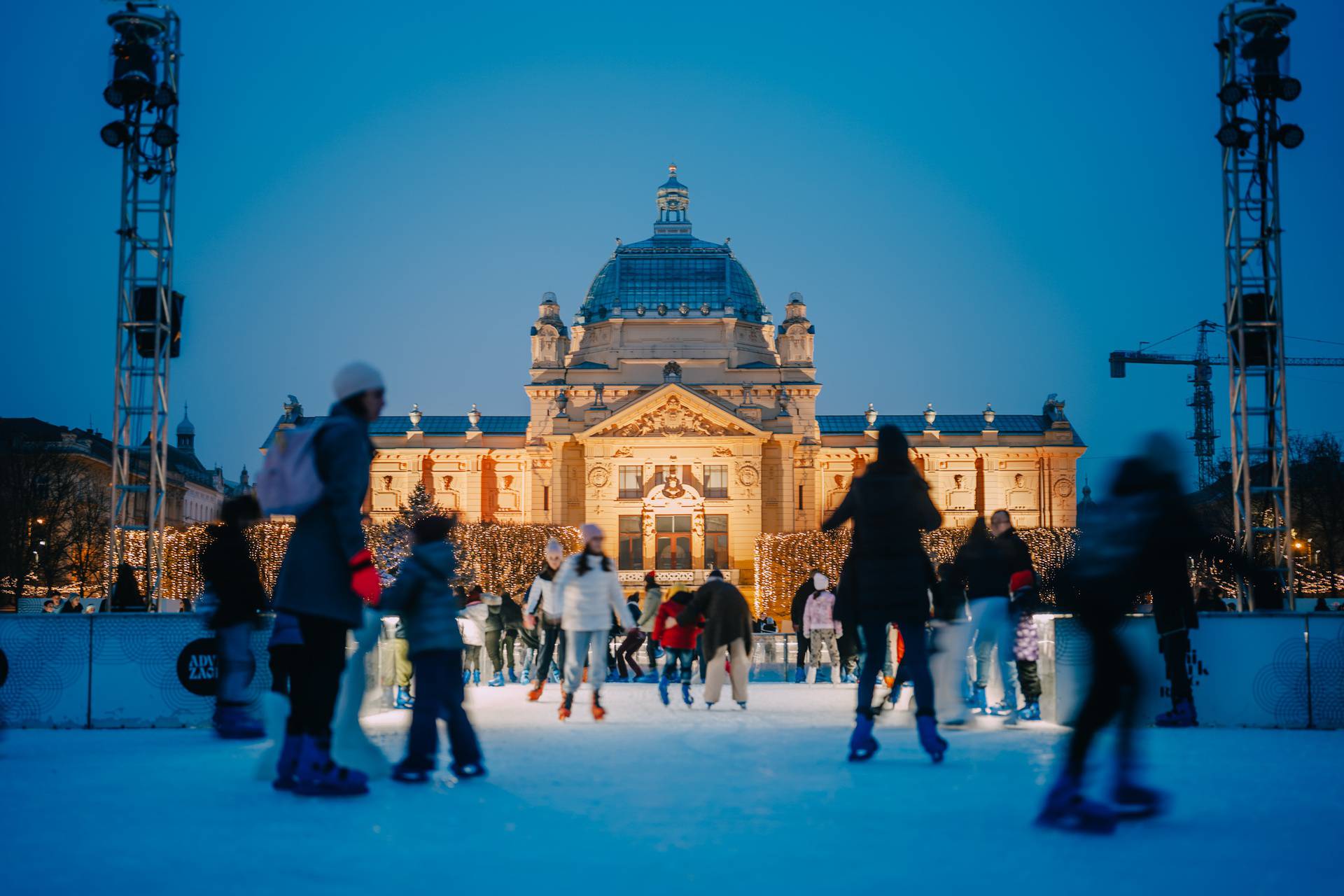 Deset godina Ledenog parka na Tomislavcu: Evo što vas očekuje na omiljenoj adventskoj lokaciji