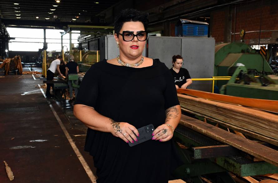 Brena na svadbi, USKOK u kući: Najskuplje trupce u Hrvatskim šumama prodavali su kao škart