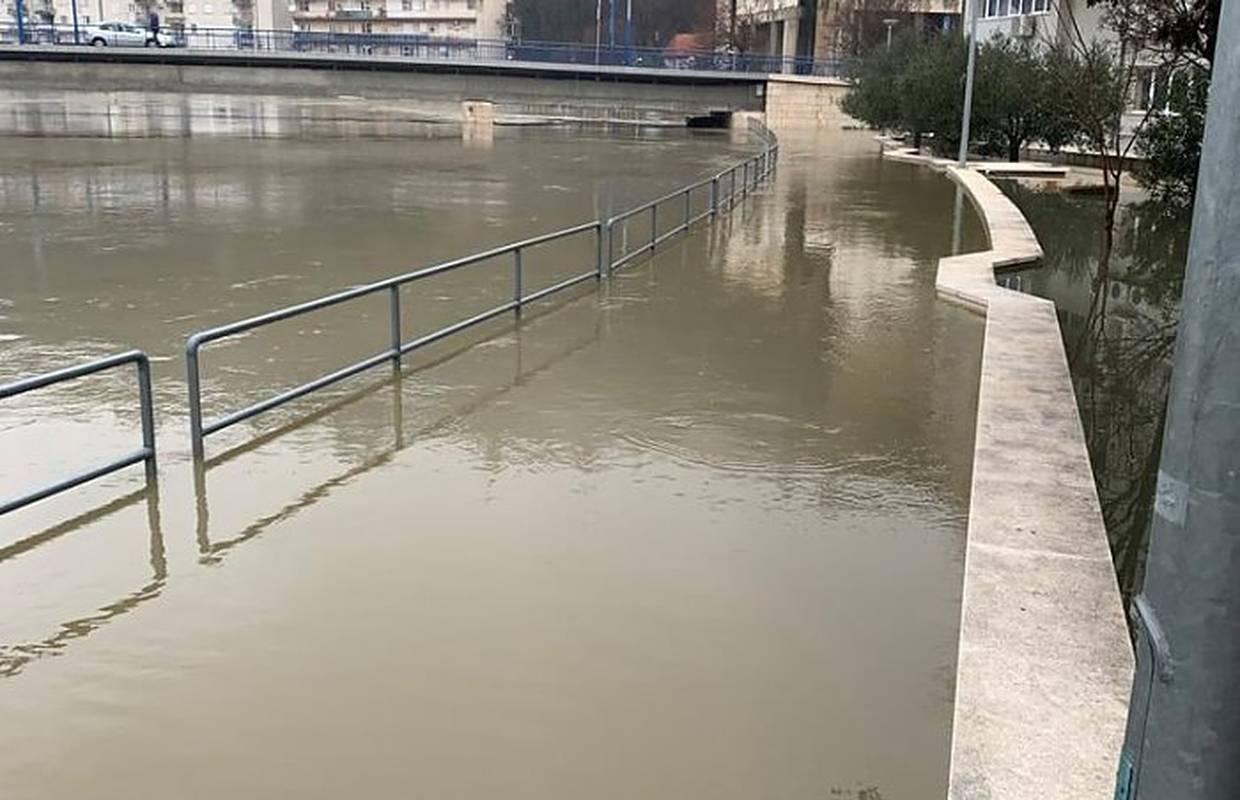 Vodostaj Zrmanje kod Obrovca počeo padati: 'Kuće nisu bile ugrožene, nema ni šteta'