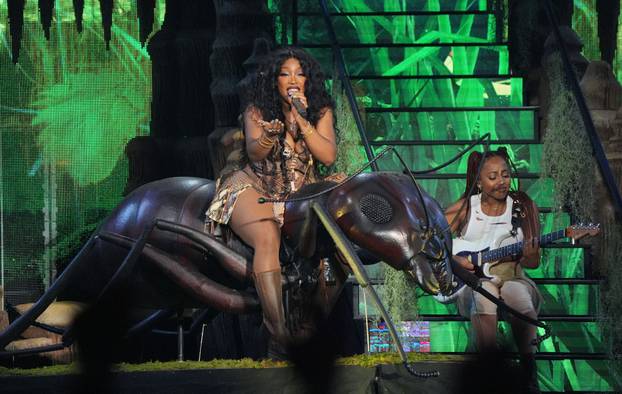 SZA na Glastonbury Festivalu nastupila u kreaciji Juraja Zigmana
