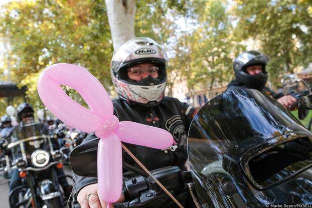 Zagreb: Mimohod u znak potpore oboljelima od raka dojke