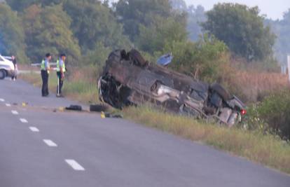 Teška prometna kod Požege: U slijetanju automobila s ceste poginula mlada djevojka (23)