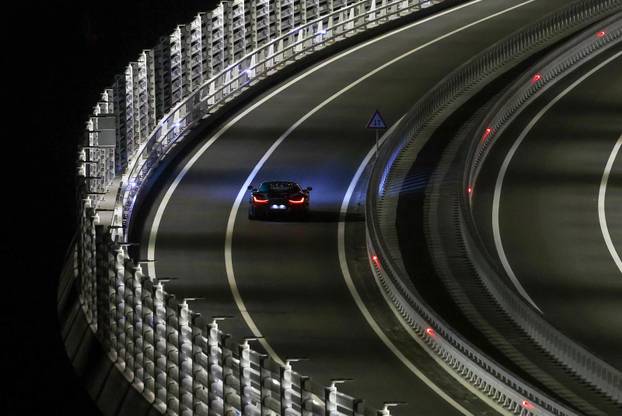 Rimčeva Nevera prolazi Pelješkim mostom nakon službene ceremonije otvorenja