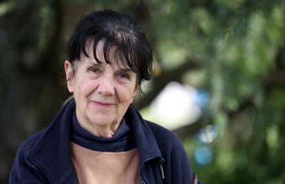 Profesorica ostala bez stana pa spavala na klupi. Bivši učenici platili joj hostel: 'Nemam kamo'