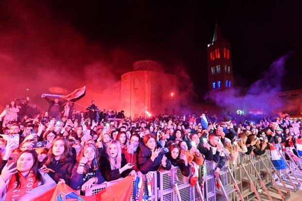 Zadar: Svečani doček na Forumu za Dominika Livakovića i Martina Erlića