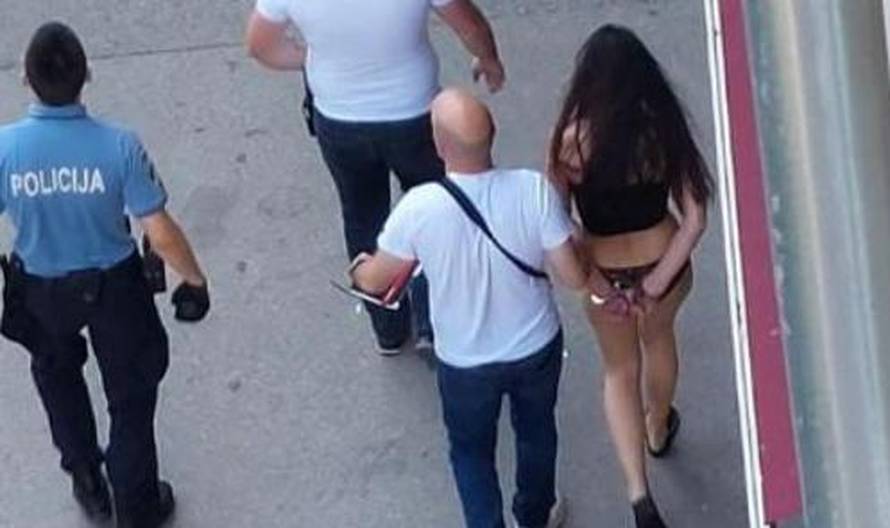 VIDEO Policija uz škripu guma privela djevojku u gaćicama. Susjedi tvrde: Imala je nož!