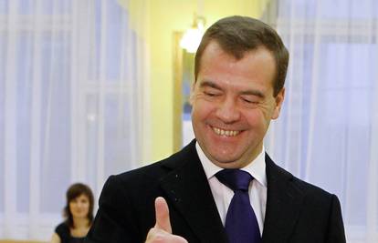 Dmitrij Medvedev kao nekad Fani Čapalija: It’s ok u Rusiji