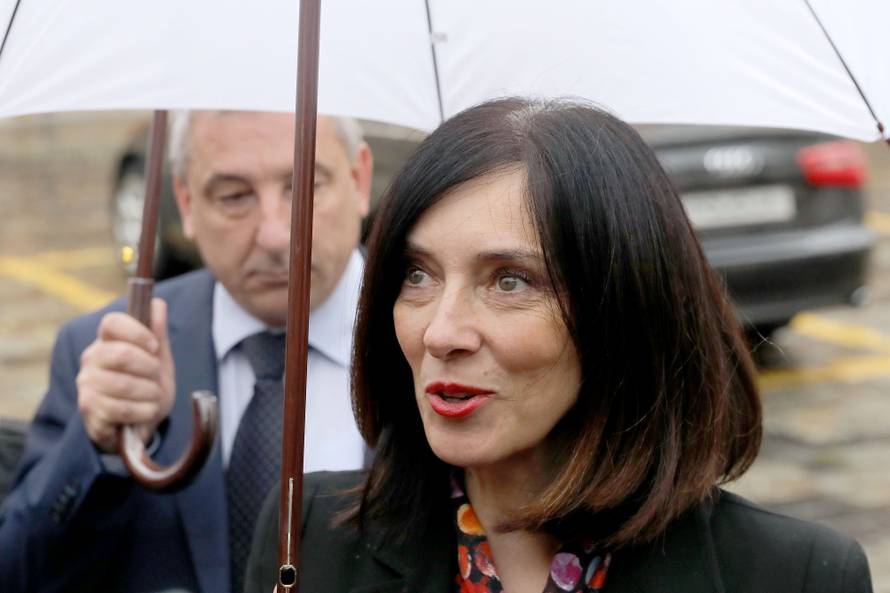 Zagreb: Ministrica Divjak komentirala štrajk učitelja i profesora
