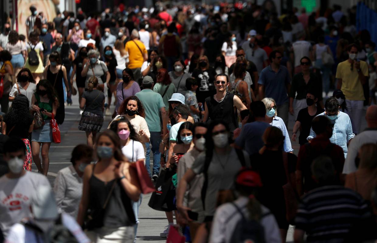 Španjolska je ukinula obavezu nošenja maski na otvorenom