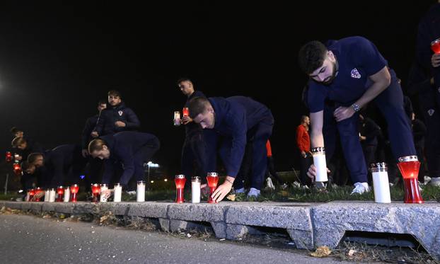 VIDEO Pogledajte kako 'vatreni' u centru Zagreba odaju počast žrtvama Domovinskog rata