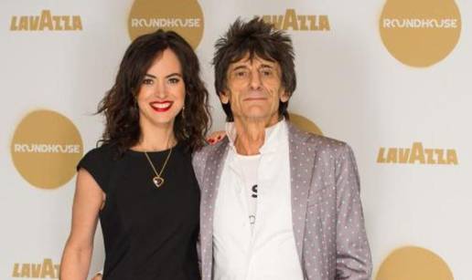 Stigli blizanci: Ronnie Wood (68) i supruga dočekali prinove