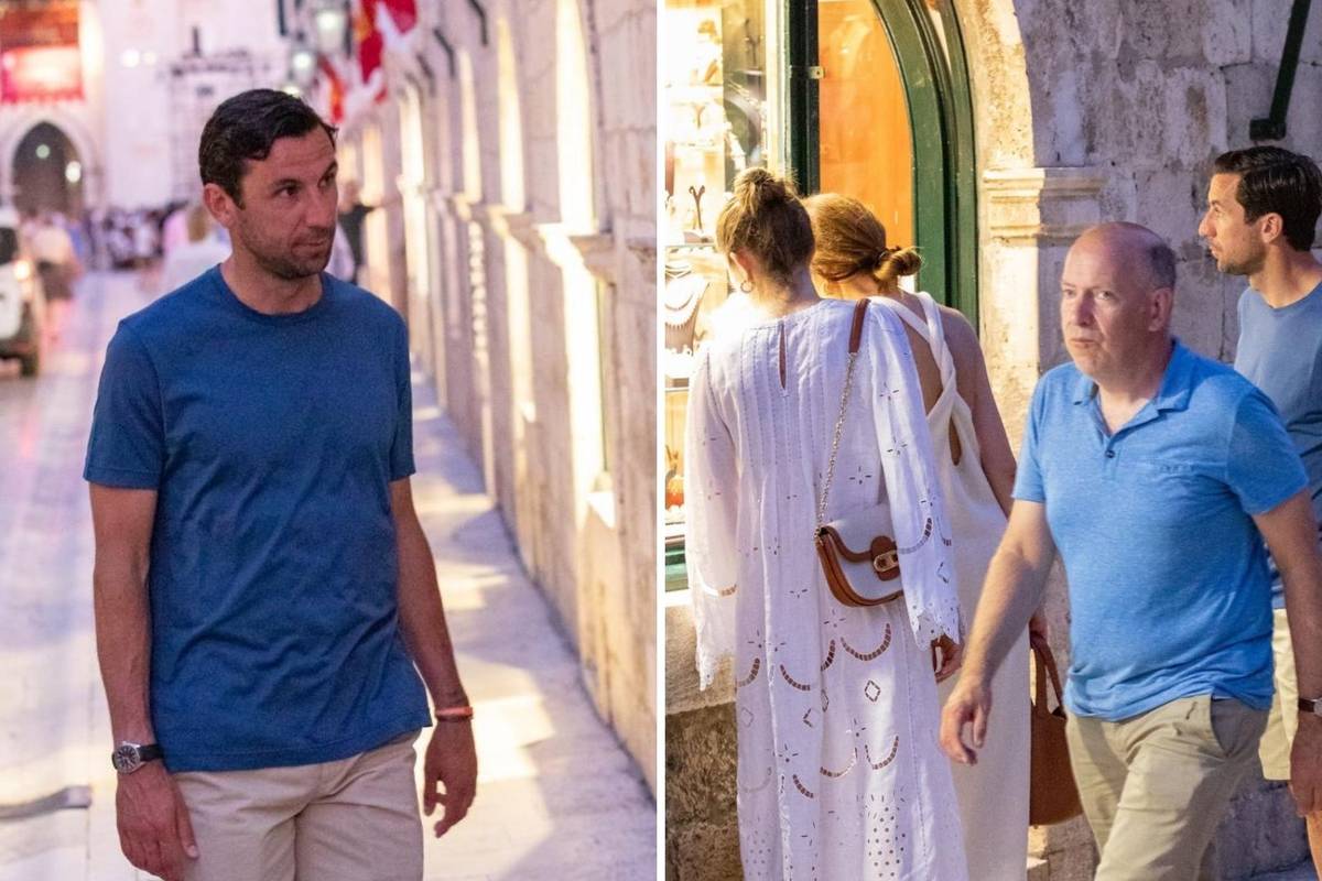Vratili se u Dubrovnik: Supruga je znatiželjno virkala u izloge, a Darijo Srna strpljivo ju je čekao