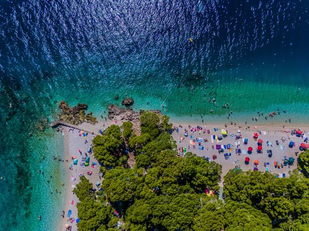Pogled iz zraka na plažu Punta Rata