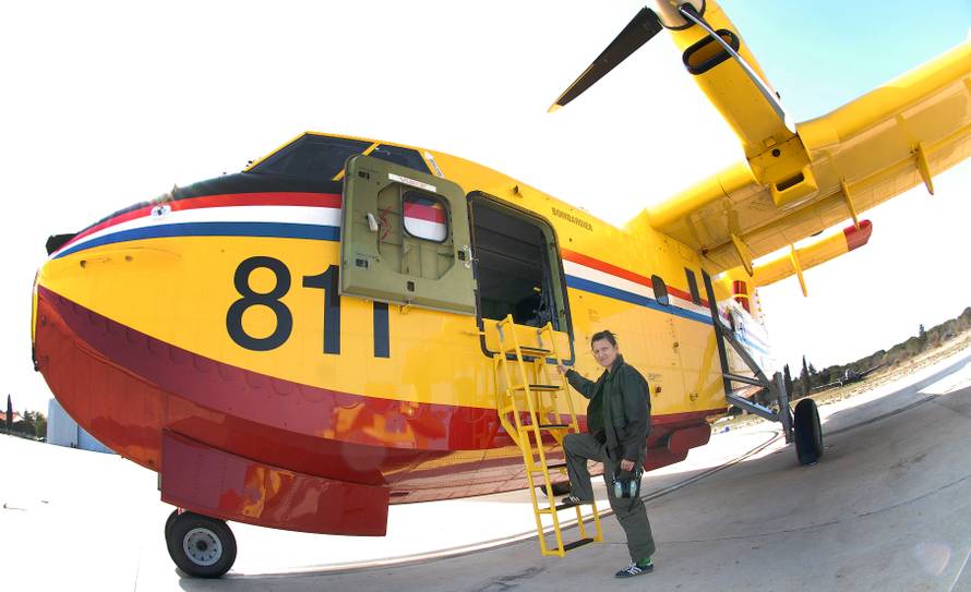 Ženski Top Gun: Diana je  jedina pilotkinja kanadera u Hrvatskoj