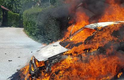 Video: Auto gorio u Šestinama, po cesti se slijevao benzin...