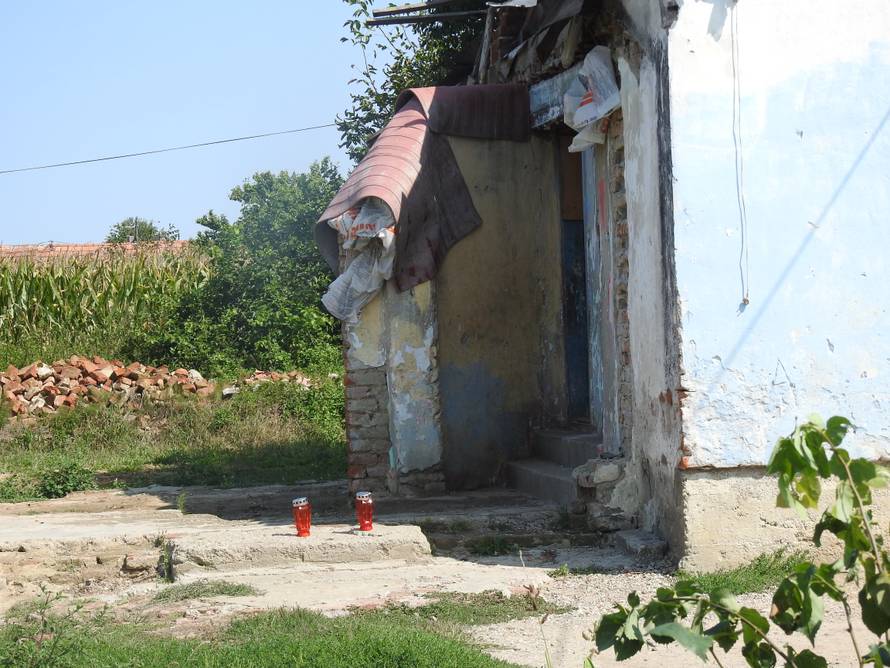 Jednogodišnje dijete  upalo u kantu punu vode i utopilo se