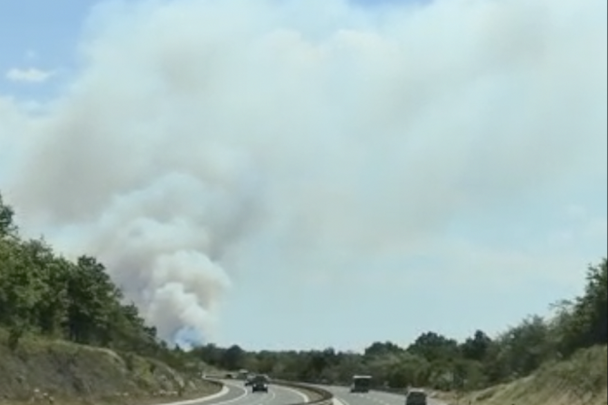požar u Istri blizu ipsilona, malo nakon čvora Kanfanar