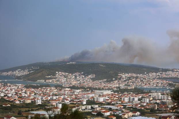 Udar groma izazvao požar na vrhu Čiova