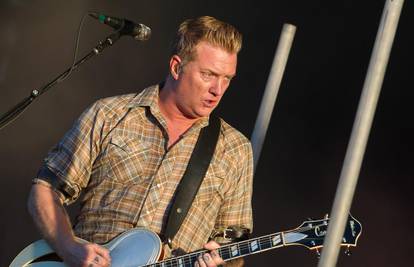 Frontmen benda 'Queens Of The Stone Age' otkrio da je imao rak