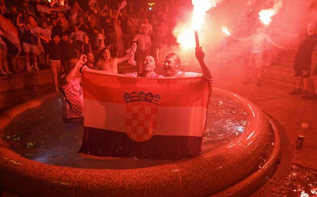 Zagreb: Slavlje na trgu nakon gola Hrvatske 