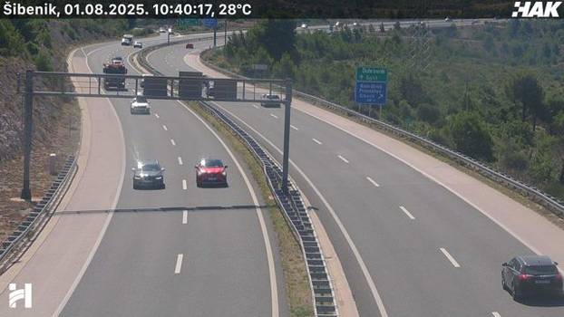 FOTO Kreće udarni vikend, kod Lučkog se zagužvalo: Kolone su prema moru, vozi se usporeno