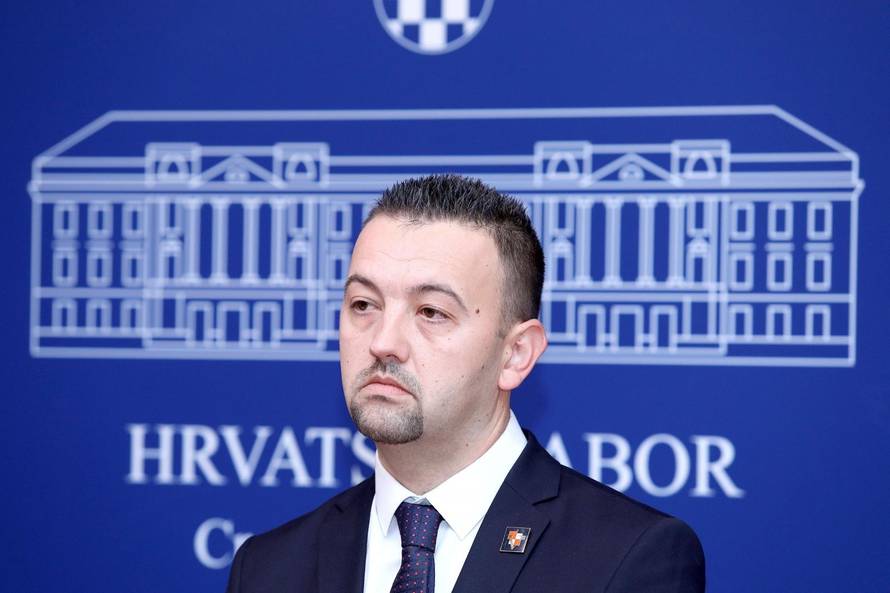 Suverenist Pavliček: 'Plenković i njegova Vlada moraju politički odgovarati za poskupljenje...'