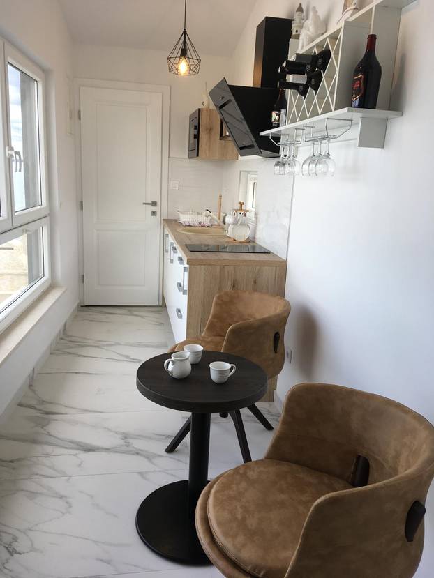 FOTO Na Vir dolaze kako bi se slikali s neobičnom kućom: Skriva apartman od tek 26 m2