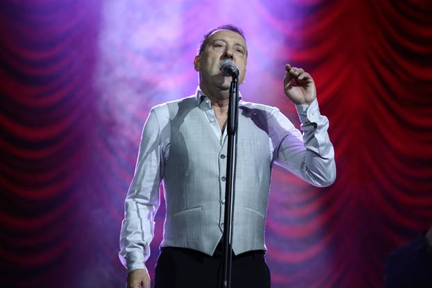 Beograd: Hari Varešanović i grupa Hari Mata Hari održali su prvi od dva koncerta u mts Dvorani 