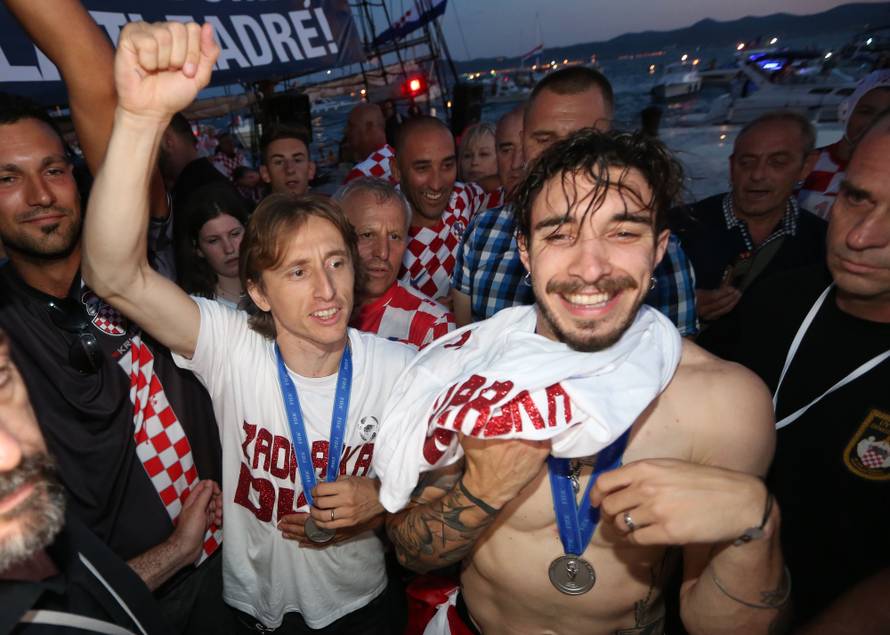 Vrsaljko na romantičnoj večeri: 'Žena ti je lijepa kao Bellucci...'