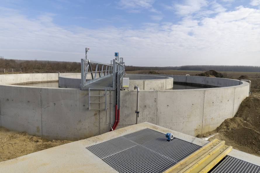 Petrijevci: Ministrica Marija Vučković u obilasku uređaja za pročišćavanje otpadnih voda