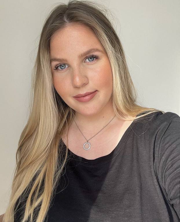 FOTO Fotkala se uz Arsenalovu zvijezdu, 'pobrkali' su je za njegovu djevojku: 'Odvratni ste'