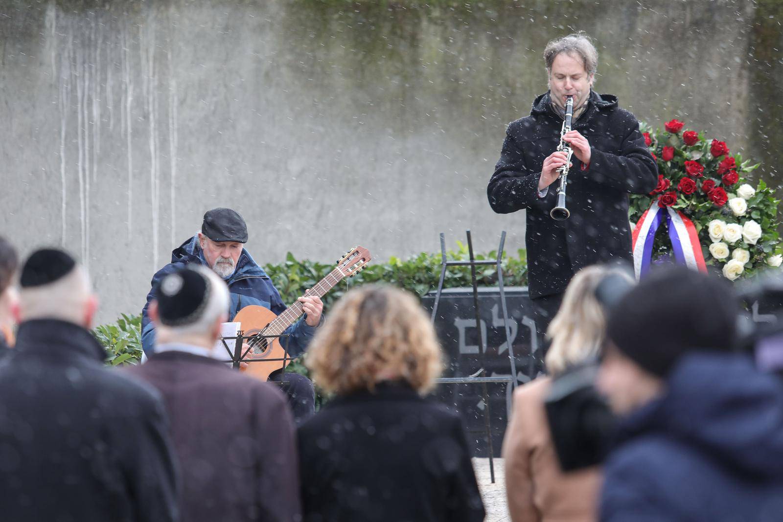 Polaganje vijenaca povodom Međunarodnog dana sjećanja na žrtve holokausta 