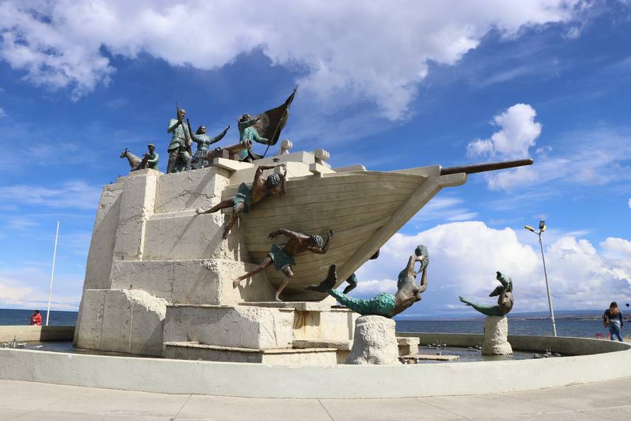 Vjetar nemilice dere, psi šeću i centrom, a napojnicu traže svi