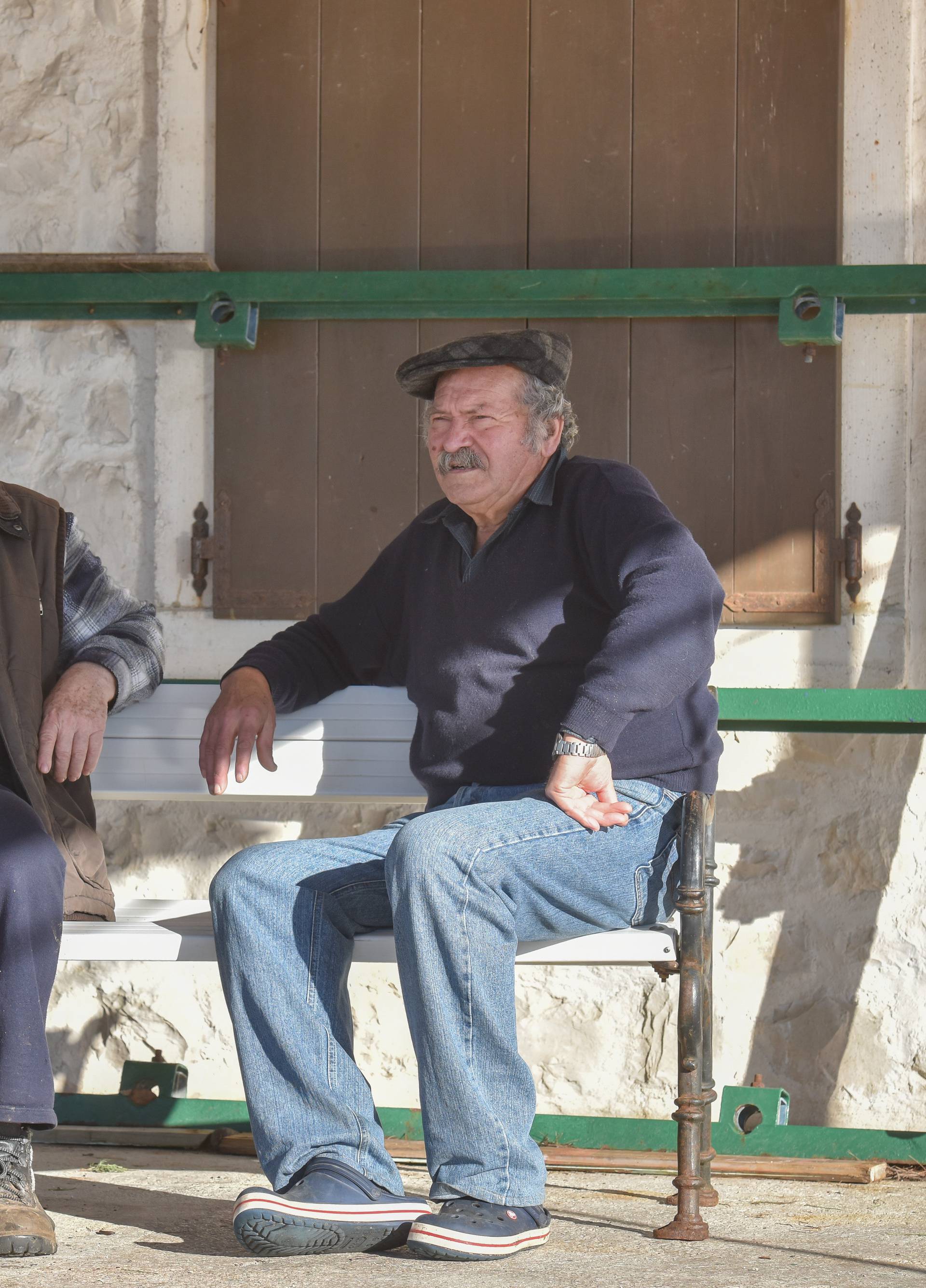 Jedan otok, sedam ljudi i pas Nola: Tu su zbog mira i tišine