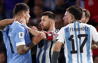 VIDEO Nervozni Messi hvatao je Urugvajca za vrat, Argentina izgubila prvi put od Mundijala
