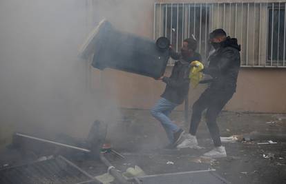 Nakon nereda francuski Kurdi u Parizu na velikom prosvjedu