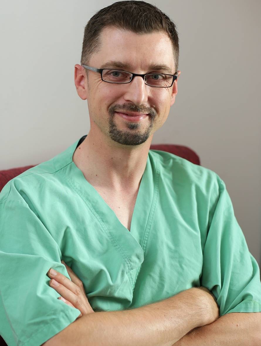 'On je čudotvorac, zbog njega sam tu': Hrvoje Gašparović je s timom obavio 4000 operacija