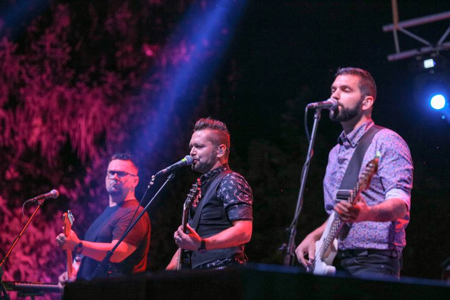 Osje?ko ljeto mladih otvorila grupa Vatra