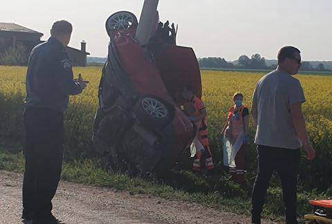 Auto mu se gotovo prepolovio, mladić (22) preminuo u bolnici