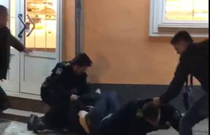 Policija istražuje video: Ispred pekarnice potukle se maškare?