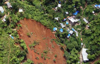 Odron zemlje zatrpao selo na Filipinima, troje ljudi poginulo