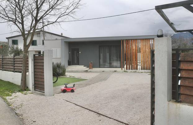 Ilegalno izgrađena kuća obitelji Lesandrić u Katunima